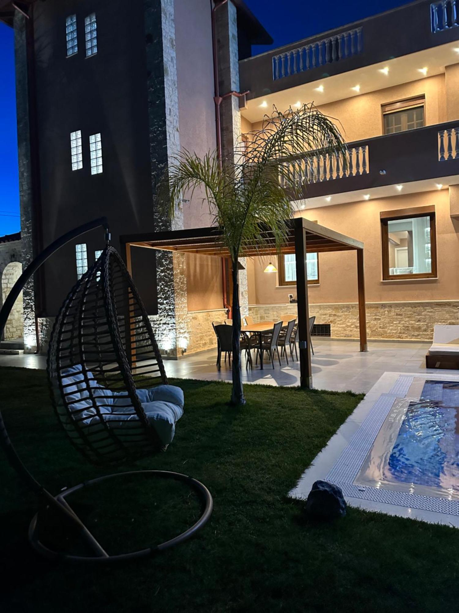Green Villa With Private Pool ドゥラス エクステリア 写真