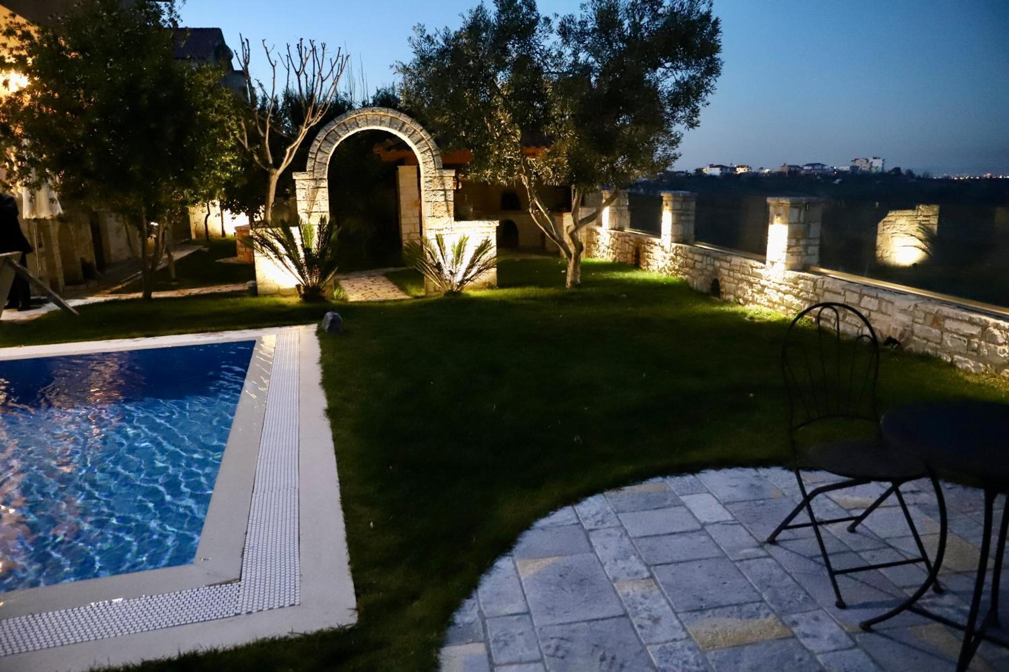 Green Villa With Private Pool ドゥラス エクステリア 写真