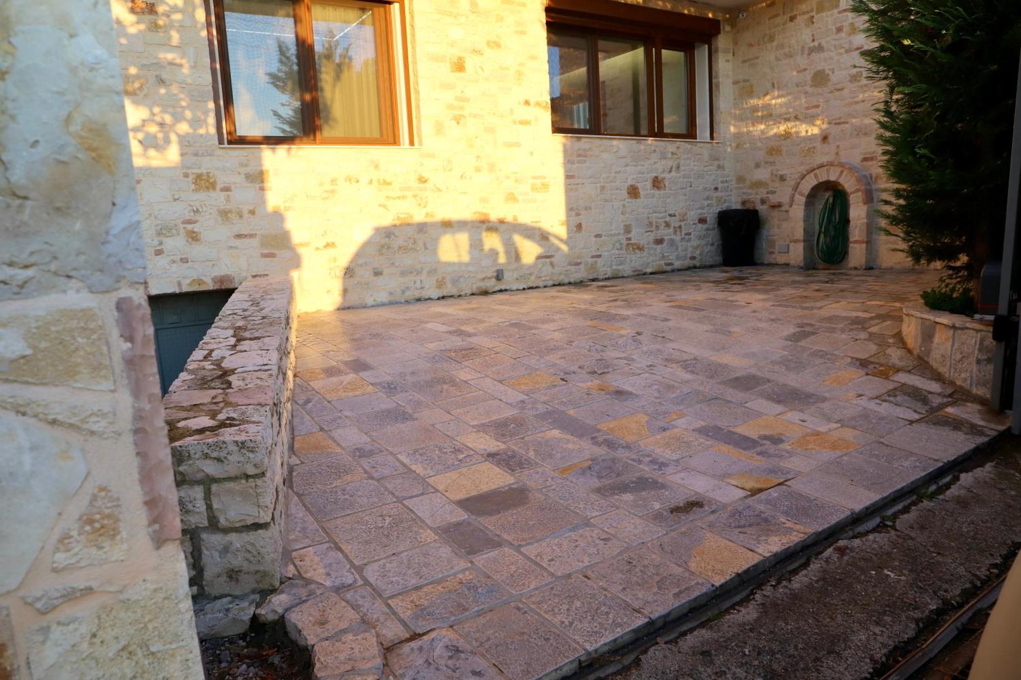 Green Villa With Private Pool ドゥラス エクステリア 写真