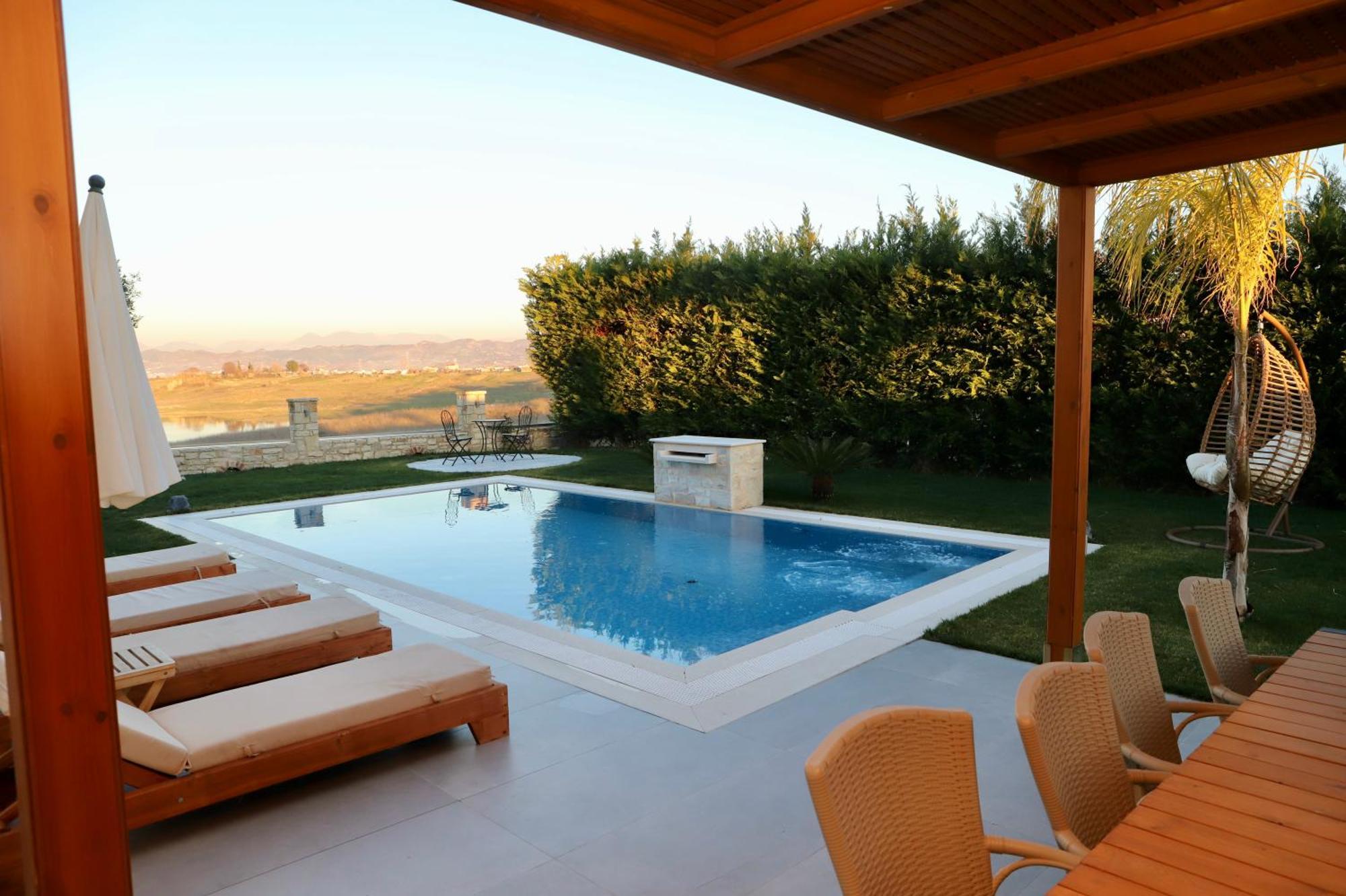 Green Villa With Private Pool ドゥラス エクステリア 写真