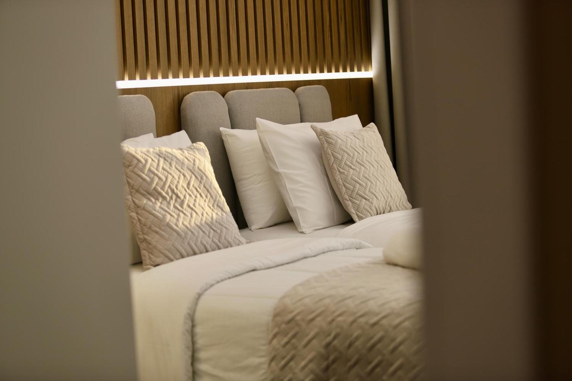 Green Villa With Private Pool ドゥラス エクステリア 写真